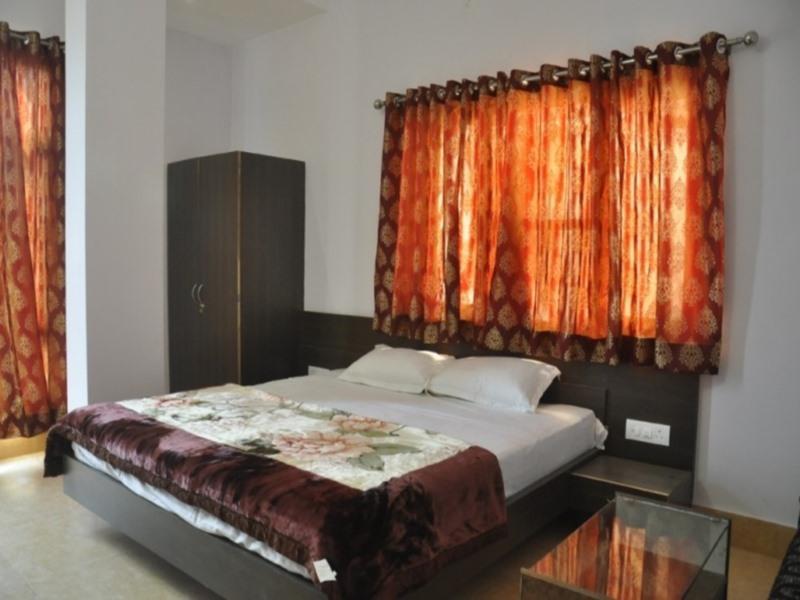 Oyo 4398 Hotel Rajat Grand Váránasí Exteriér fotografie