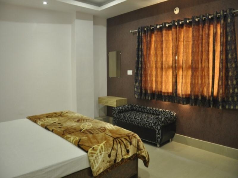 Oyo 4398 Hotel Rajat Grand Váránasí Exteriér fotografie