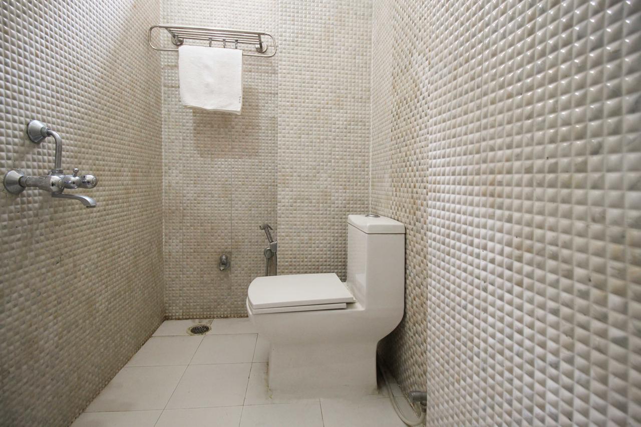 Oyo 4398 Hotel Rajat Grand Váránasí Exteriér fotografie