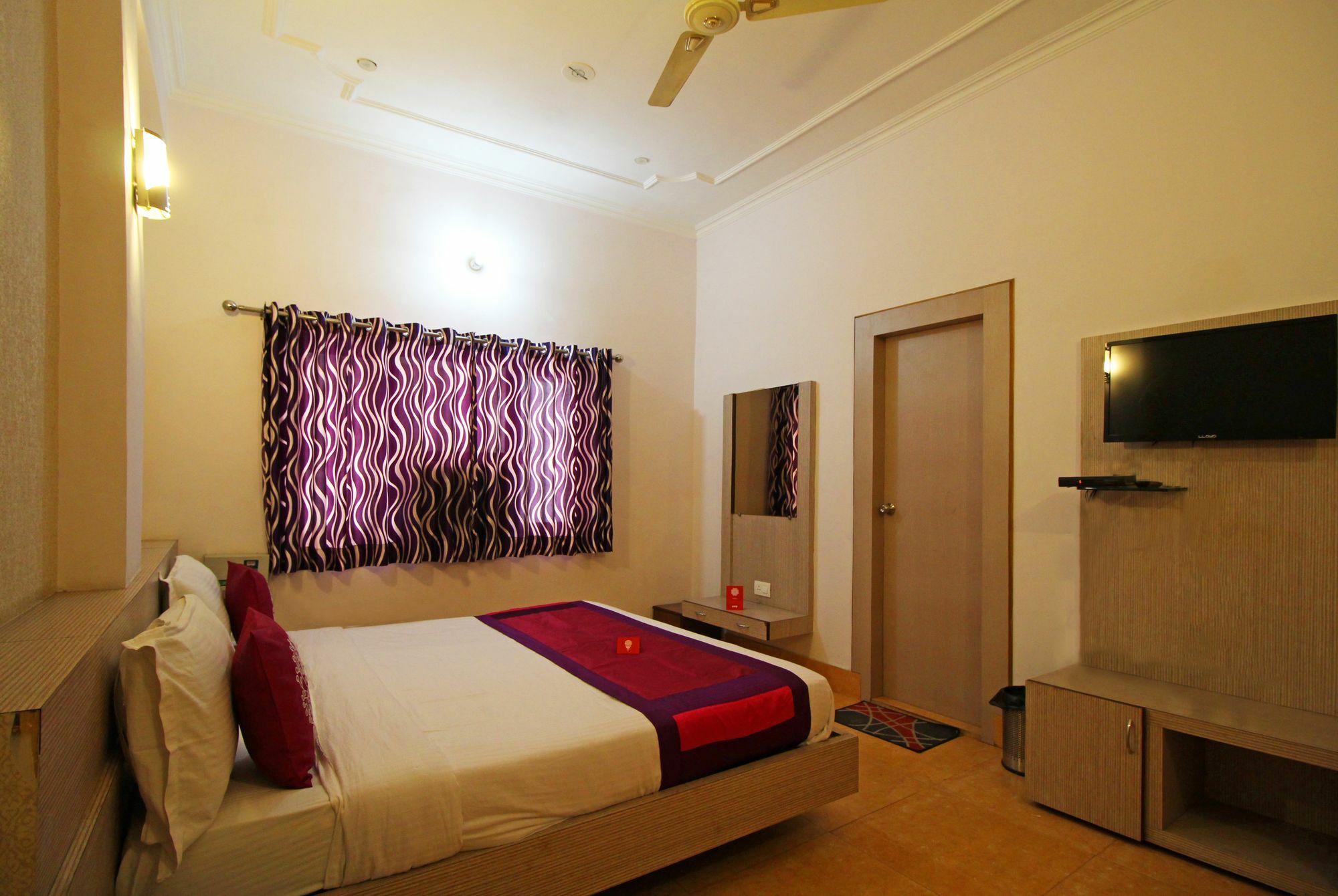 Oyo 4398 Hotel Rajat Grand Váránasí Exteriér fotografie